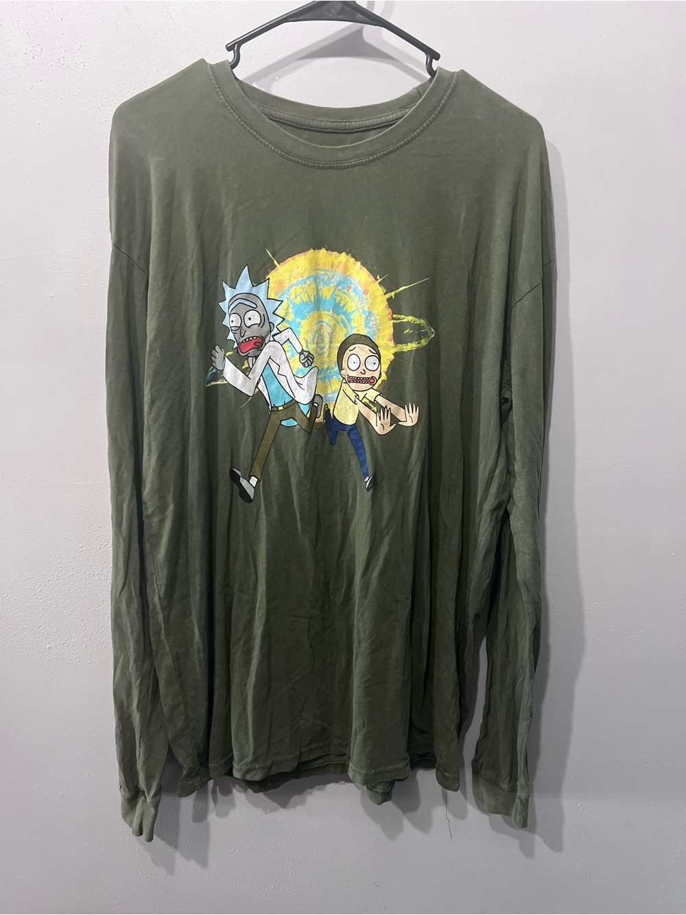 Rick and Morty T Shirt Mens Size Large Graphic Green Long Sleeve Crew Neck